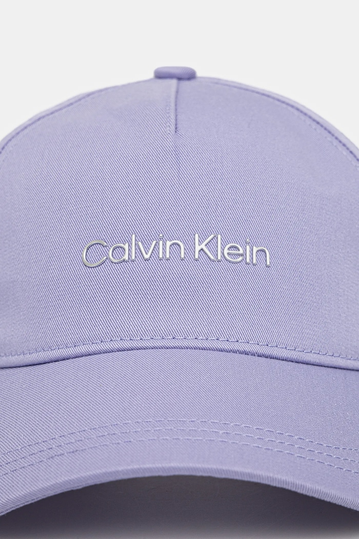 Calvin Klein czapka z daszkiem bawełniana K60K610525 fioletowy SS25