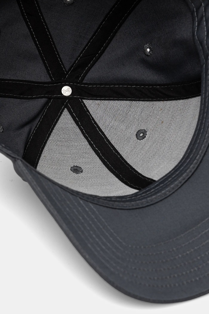 Шапка с козирка Under Armour сив 1381645