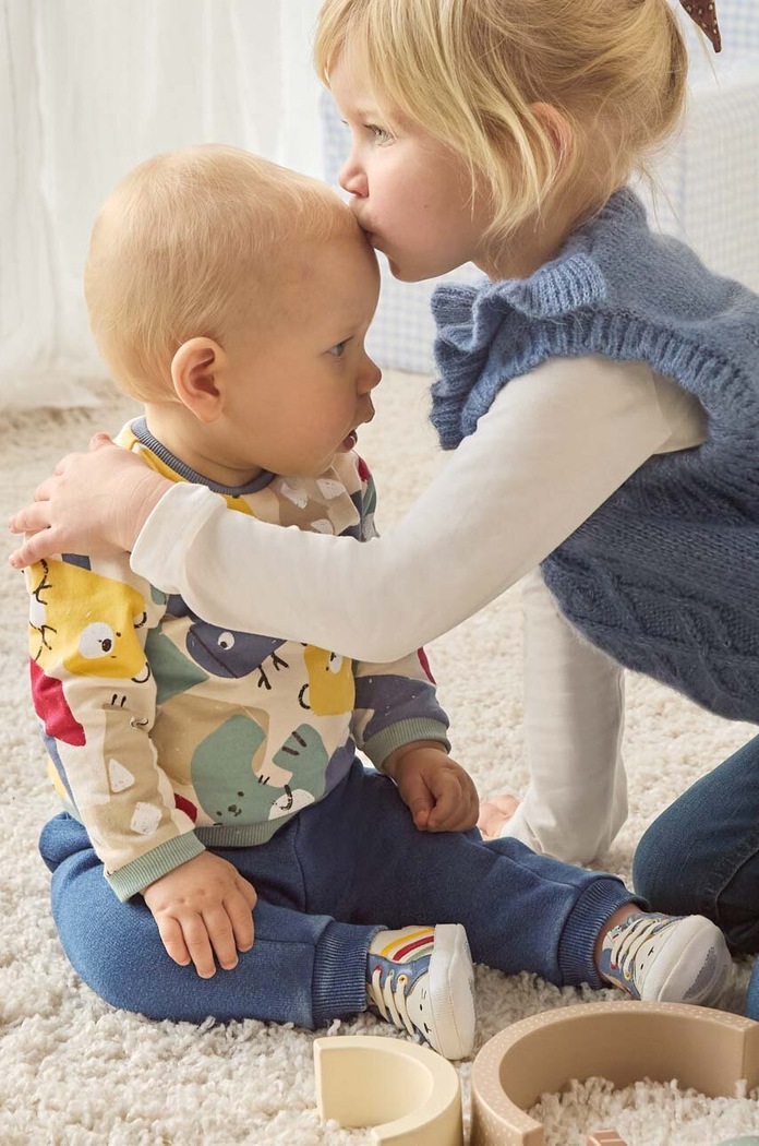 Kojenecká sada Mayoral Newborn pletenina námořnická modř 2523.1P.Newborn.9BYX