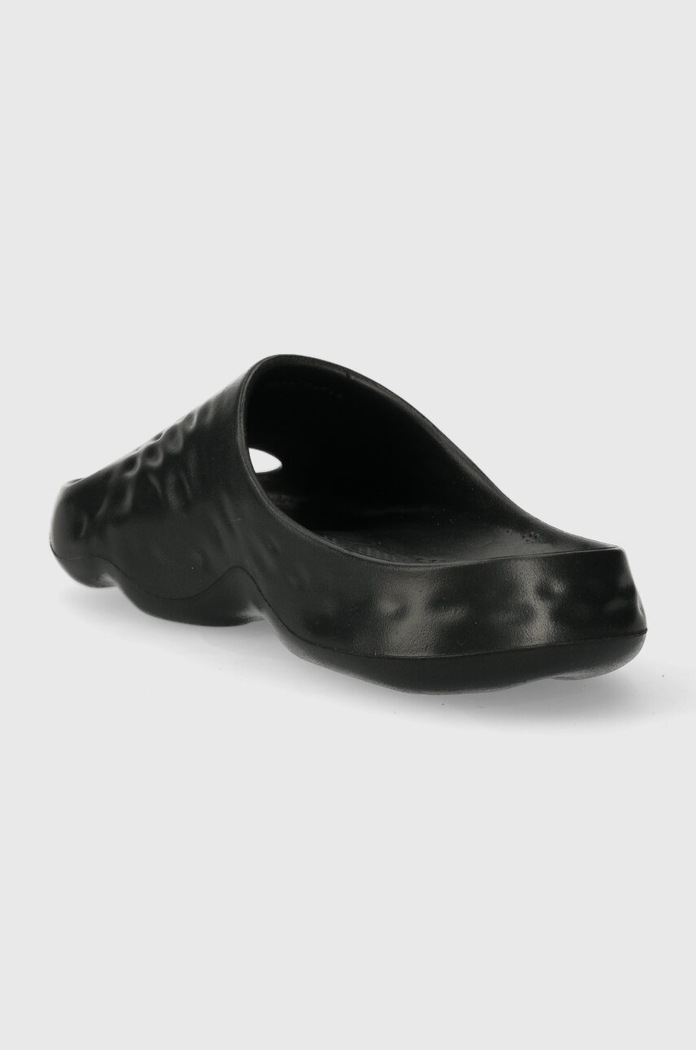 Cipők New Balance papucs SUFHUPK3 SUFHUPK3 fekete