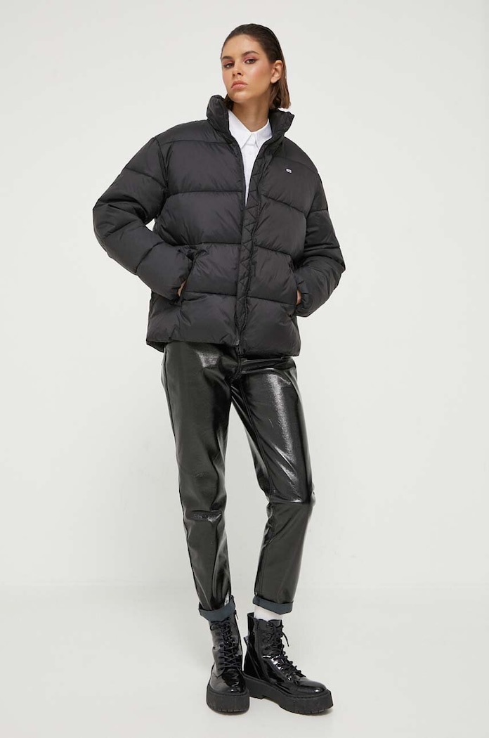 Bunda Tommy Jeans zateplené čierna DW0DW15963
