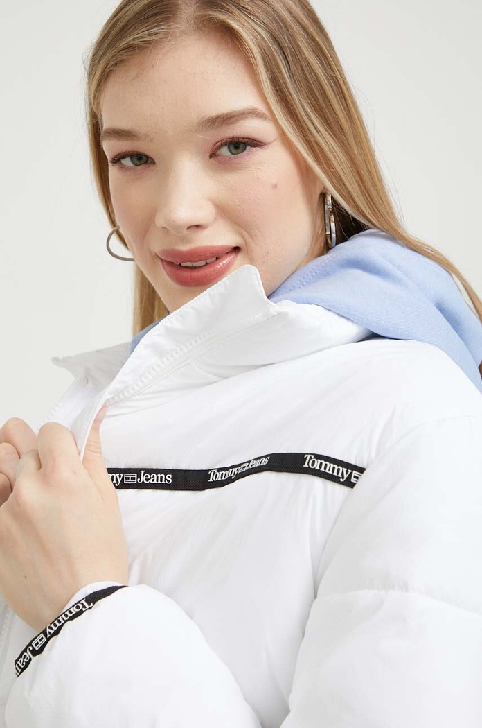 Bunda Tommy Jeans DW0DW16100 bílá