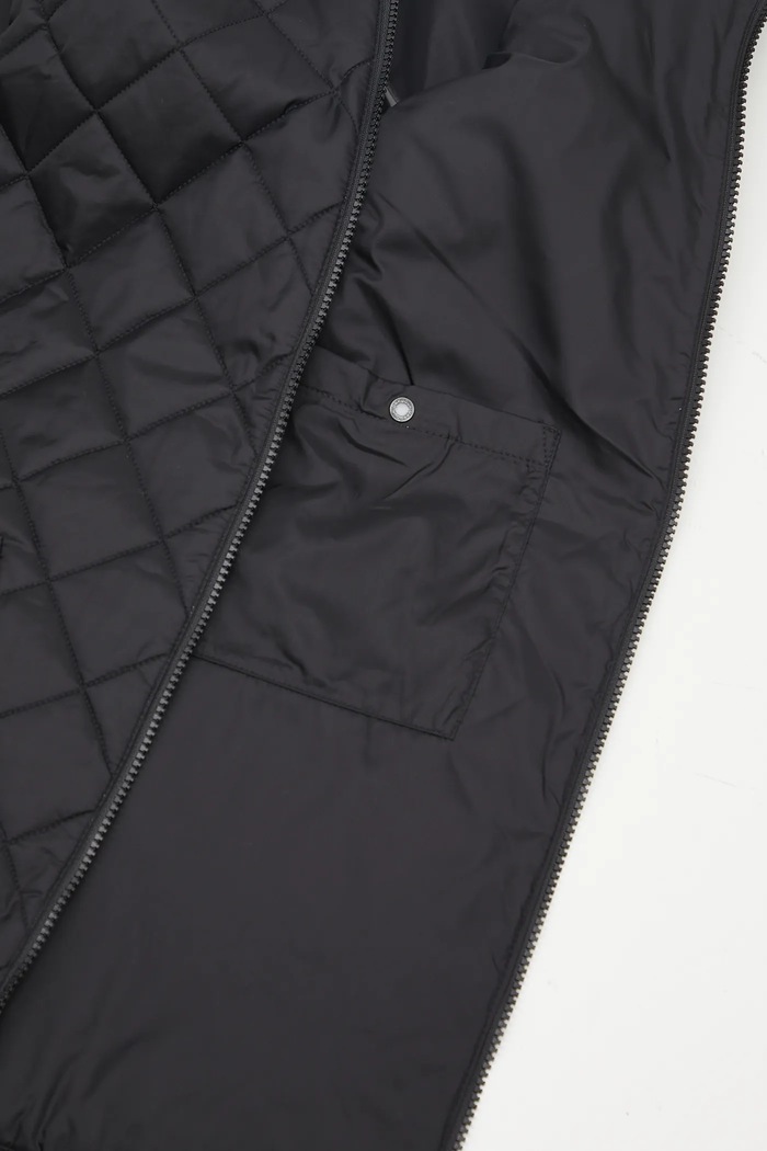 Безрукавка Barbour MGI0221 чорний