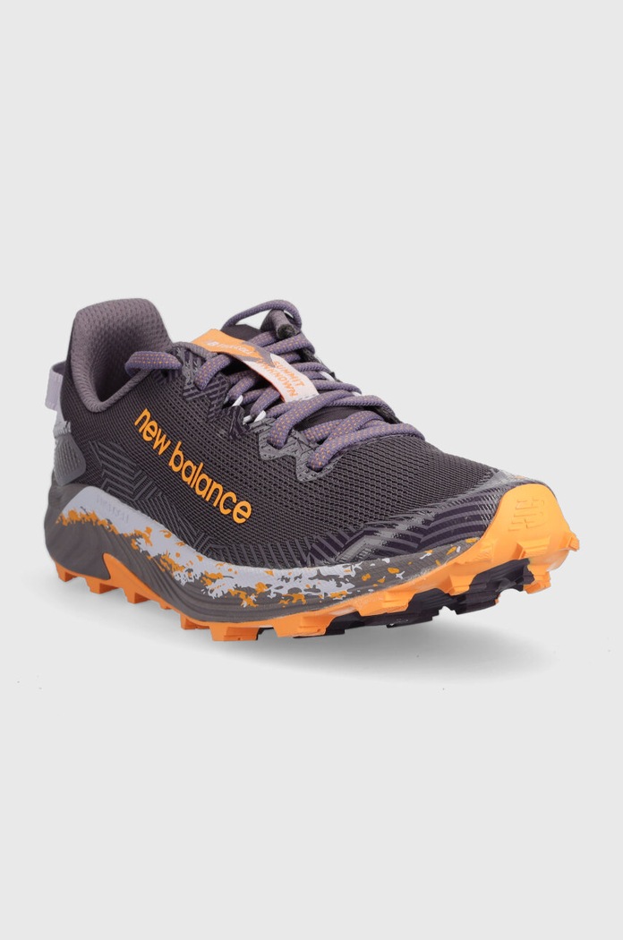 Bežecké topánky New Balance FuelCell Summit Unknown v4 WTUNKNL4 WTUNKNL4 fialová AW23