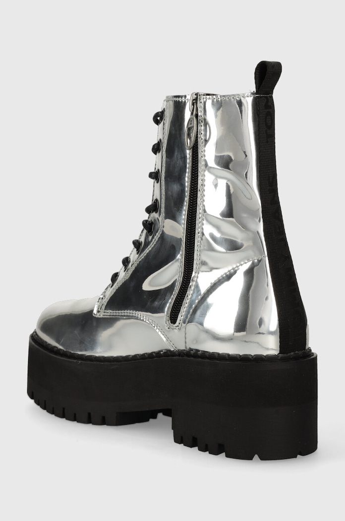Обувки Боти Tommy Jeans TJW FLATFORM ZIP UP METALLIC EN0EN02403 сребърен