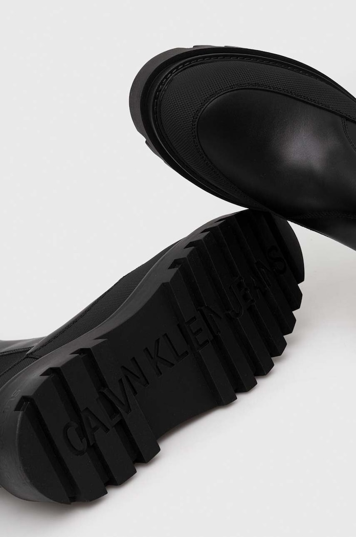 Kožené kotníkové boty Calvin Klein Jeans FLATFORM CHELSEA BOOT LTH WN černá YW0YW01111
