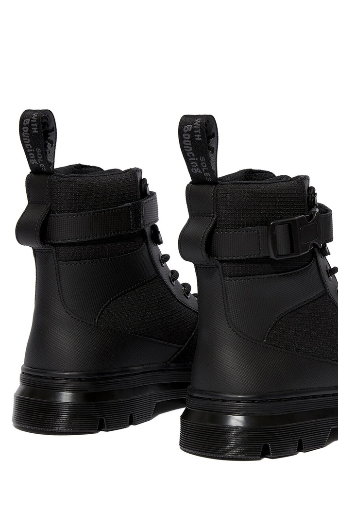 Обувки Високи обувки Dr. Martens Combs Tech DM25656001 черен