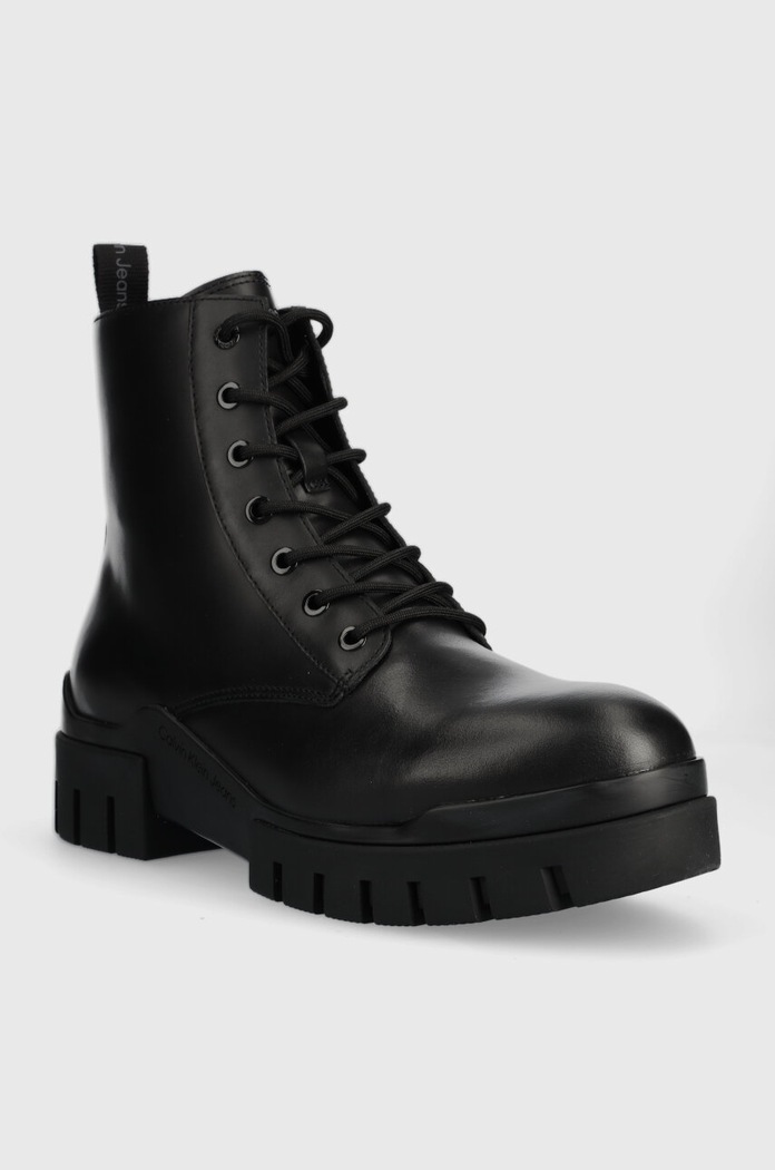 Kožené boty Calvin Klein Jeans TRANSP COMBAT MID LACEUP LTH YM0YM00755 černá AW23