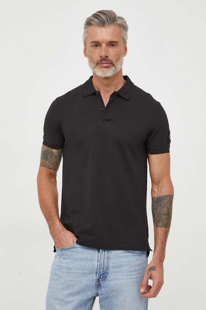 Памучна тениска с яка Calvin Klein Jeans стандартна черен J30J323394