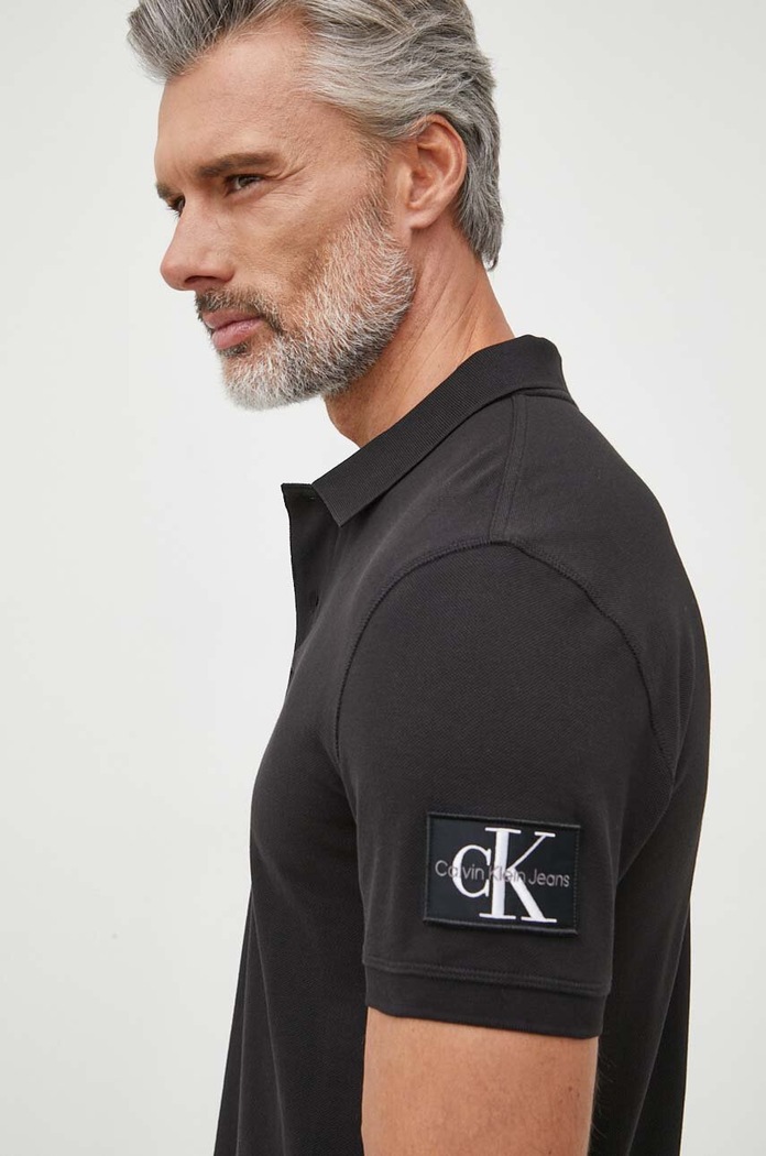 Памучна тениска с яка Calvin Klein Jeans черен J30J323394