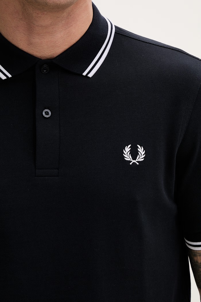 Βαμβακερό μπλουζάκι πόλο Fred Perry M3600.238 σκούρο μπλε