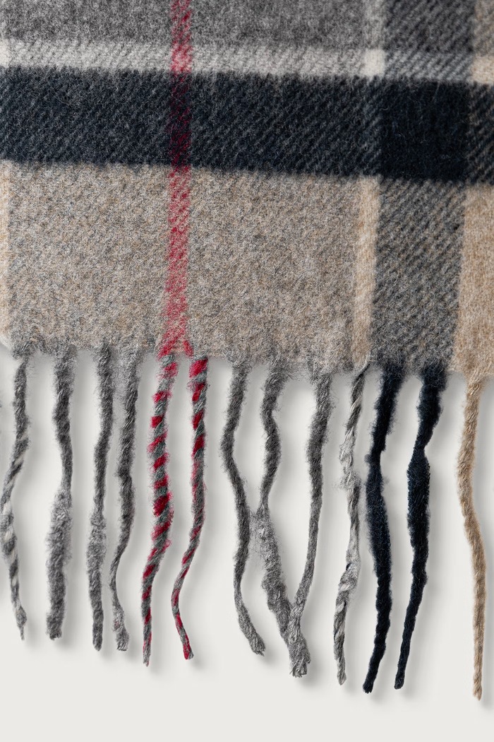 Barbour szalik z dodatkiem wełny Yaxley USC0324 beżowy AW25