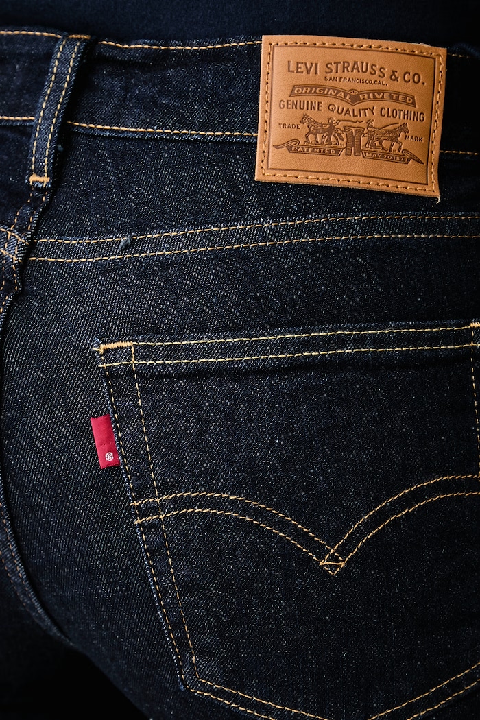Jeansy skinny damskie 724 HIGH RISE STRAIGHT Levi's 18883.0227 granatowy