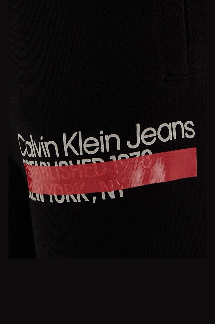 Παιδικό βαμβακερό παντελόνι Calvin Klein Jeans μαύρο IB0IB01682.9BYX