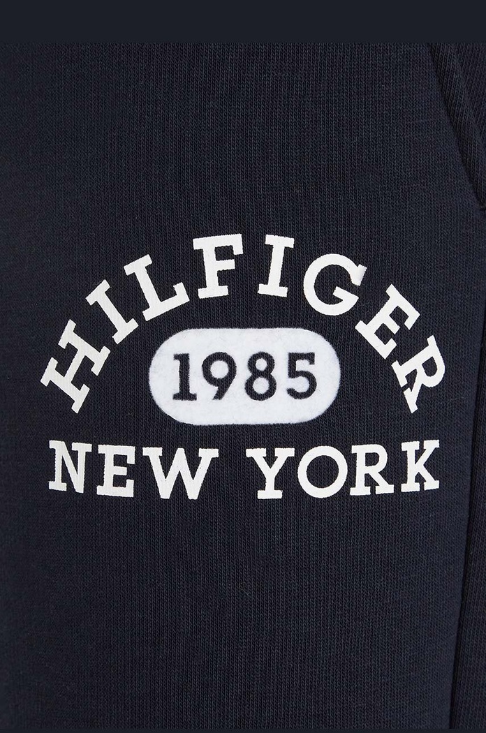 Tommy Hilfiger spodnie dresowe dziecięce granatowy KG0KG07605.74.122.9BYX
