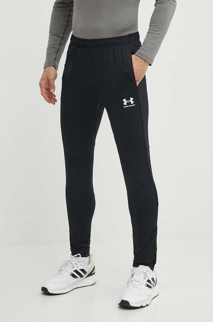 Under Armour spodnie treningowe Challenger z elastanem czarny 1379587