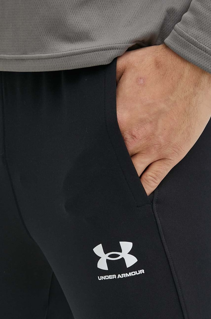 Under Armour spodnie treningowe Challenger 1379587 czarny