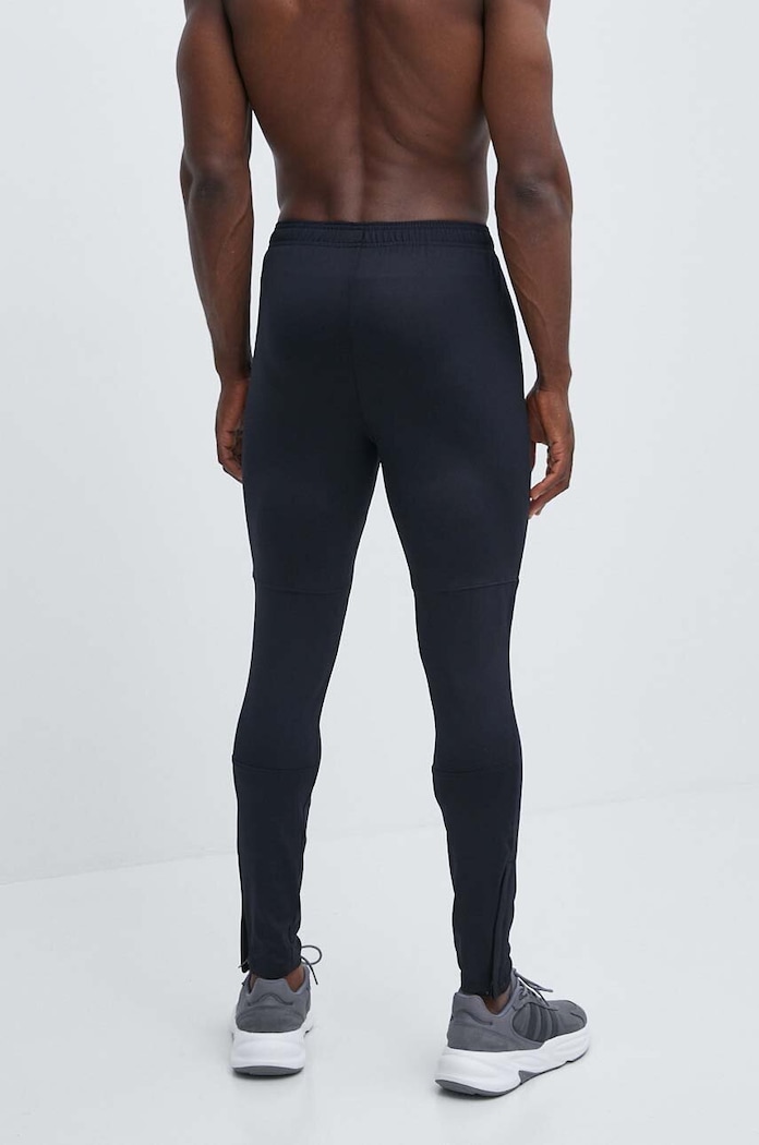 Oblečenie Tréningové nohavice Under Armour Challenger 1379587 čierna