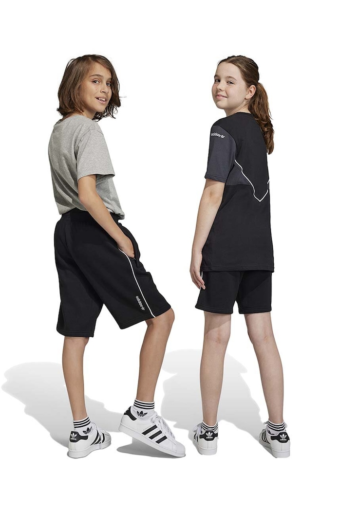 adidas Originals gyerek rövidnadrág IC6246 fekete