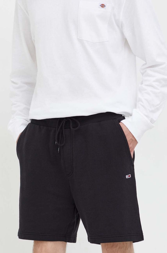 Βαμβακερό σορτσάκι Tommy Jeans λεπτό μοτίβο μαύρο DM0DM17495