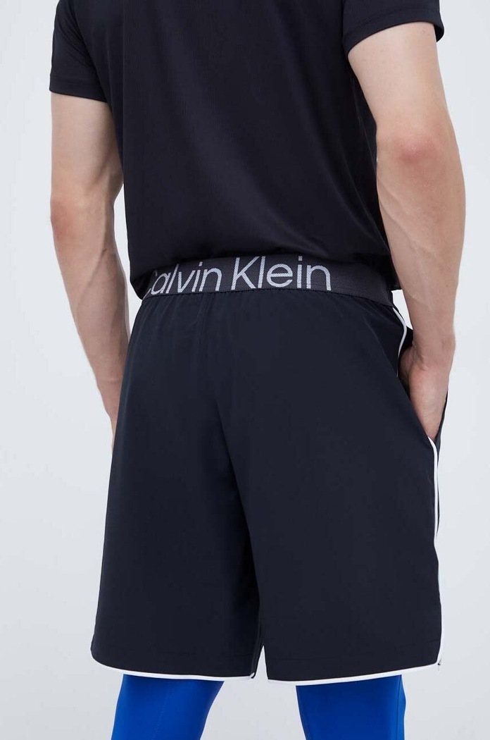 Дрехи Къс панталон за трениране Calvin Klein Performance 00GMF3S820 черен
