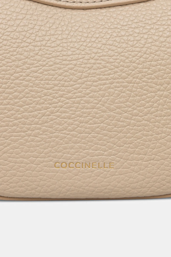 Шкіряна сумочка Coccinelle бежевий E5.PIP.53.01.01