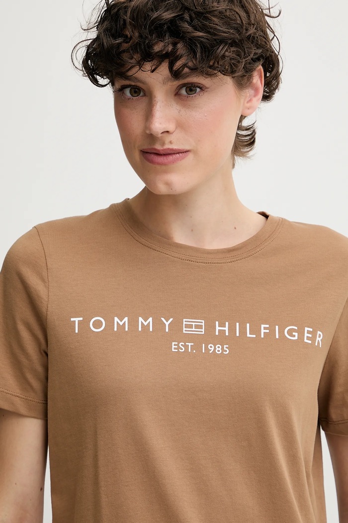 Дрехи Tommy Hilfiger тениска дамска от памук WW0WW40276 кафяв