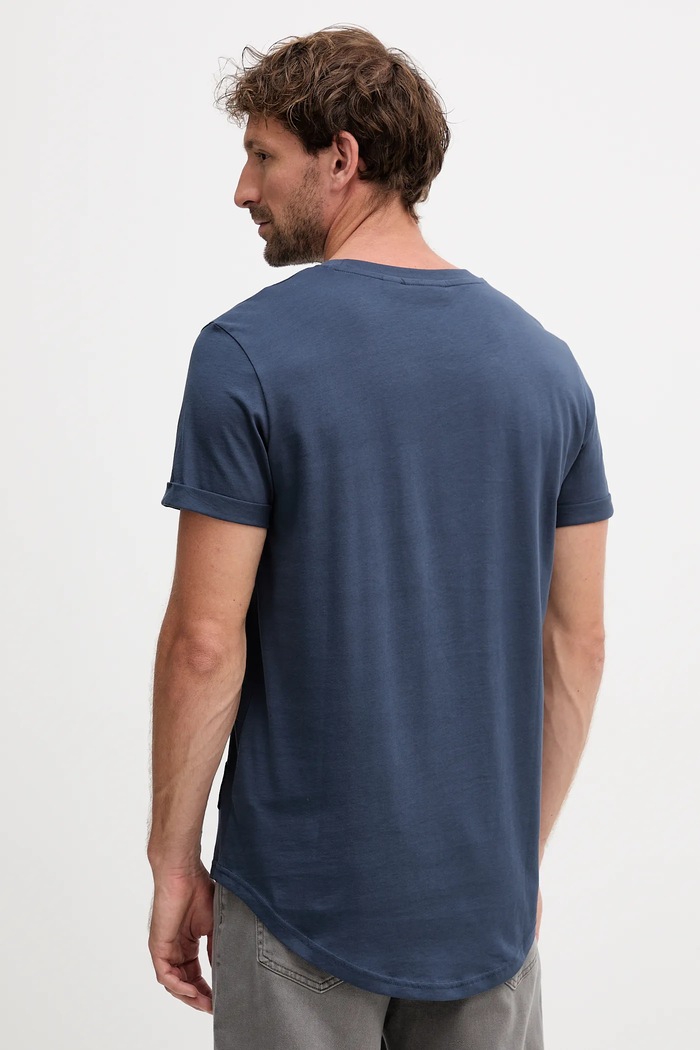 Bavlněné tričko Calvin Klein Jeans J30J323482 námořnická modř AA00