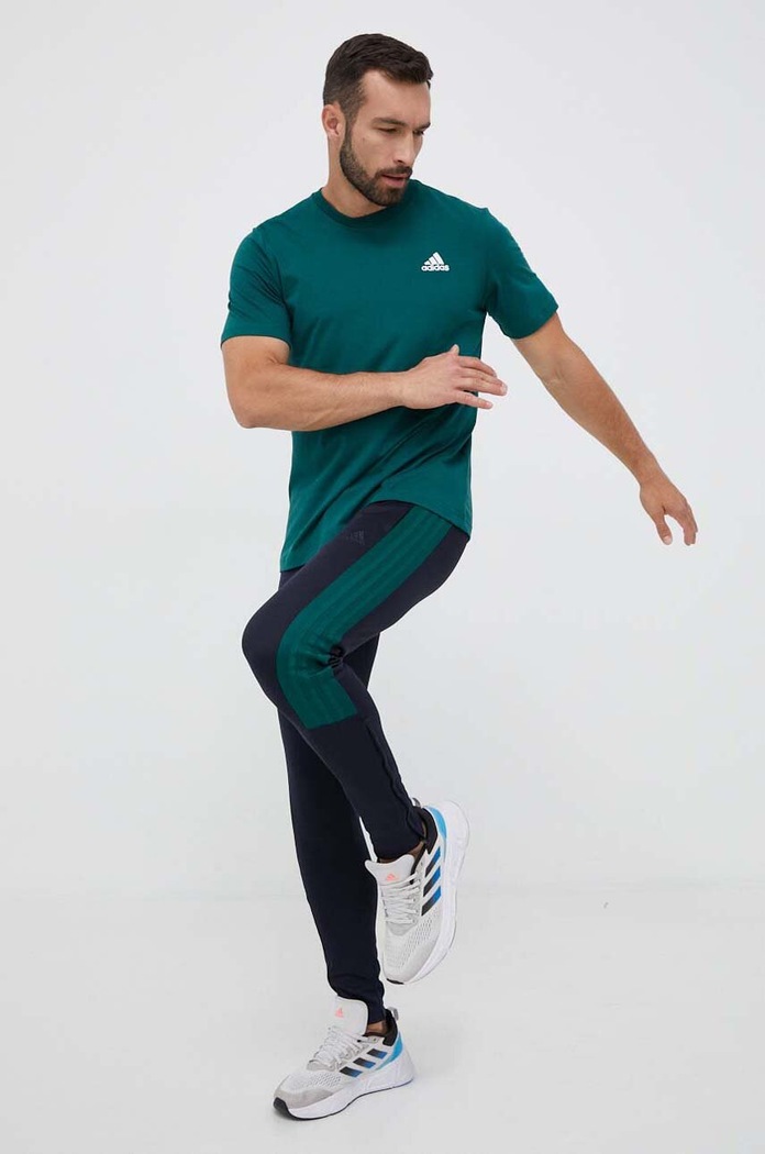 Bavlnené tričko adidas IJ6111 zelená AW24