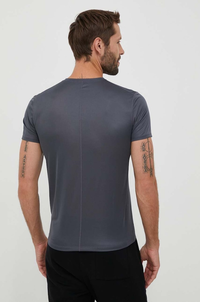 Odzież Asics t-shirt do biegania Core 2011C341.020 szary