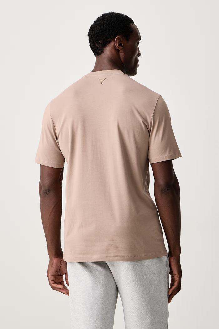 Guess T-shirt męski bawełniany z elastanem ALPHY Z2YI11.J1314 beżowy SS26