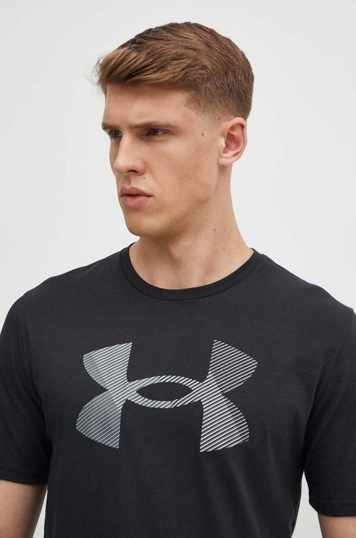 Odzież Under Armour t-shirt 1379451 czarny