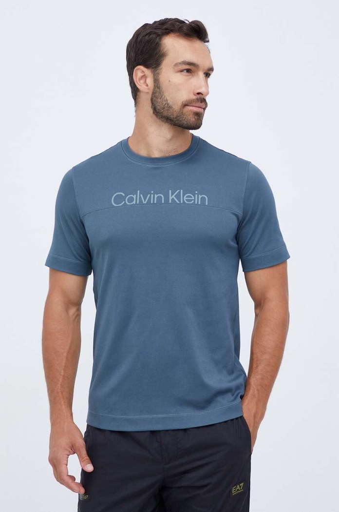 Tréninkové tričko Calvin Klein Performance potisk šedá 00GMF3K133