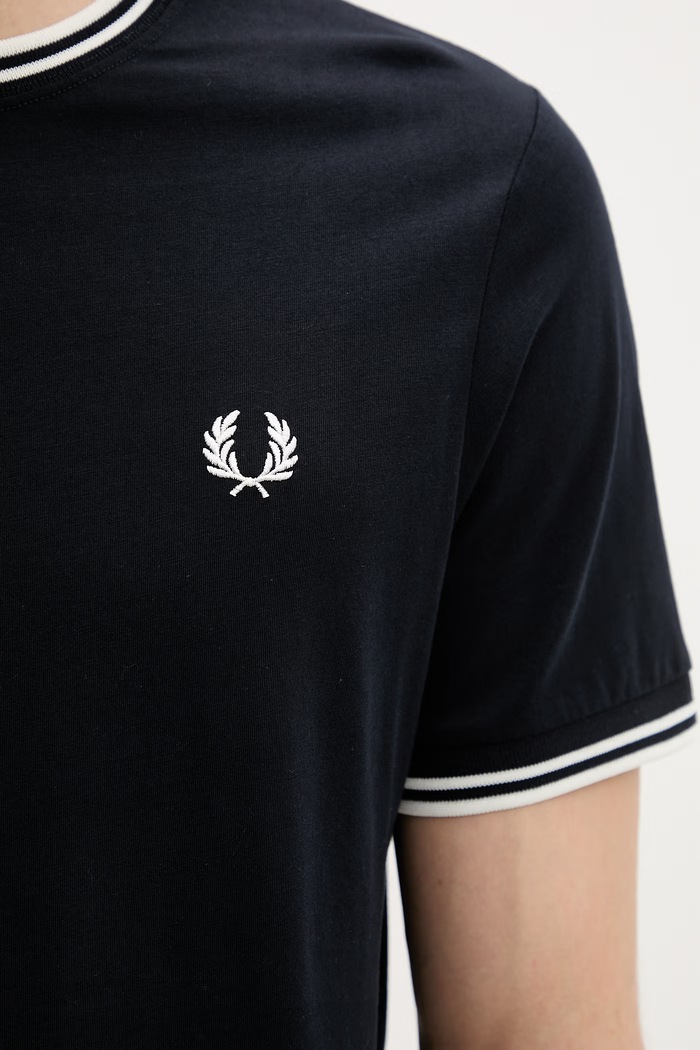 Bombažna kratka majica Fred Perry M1588.795 mornarsko modra