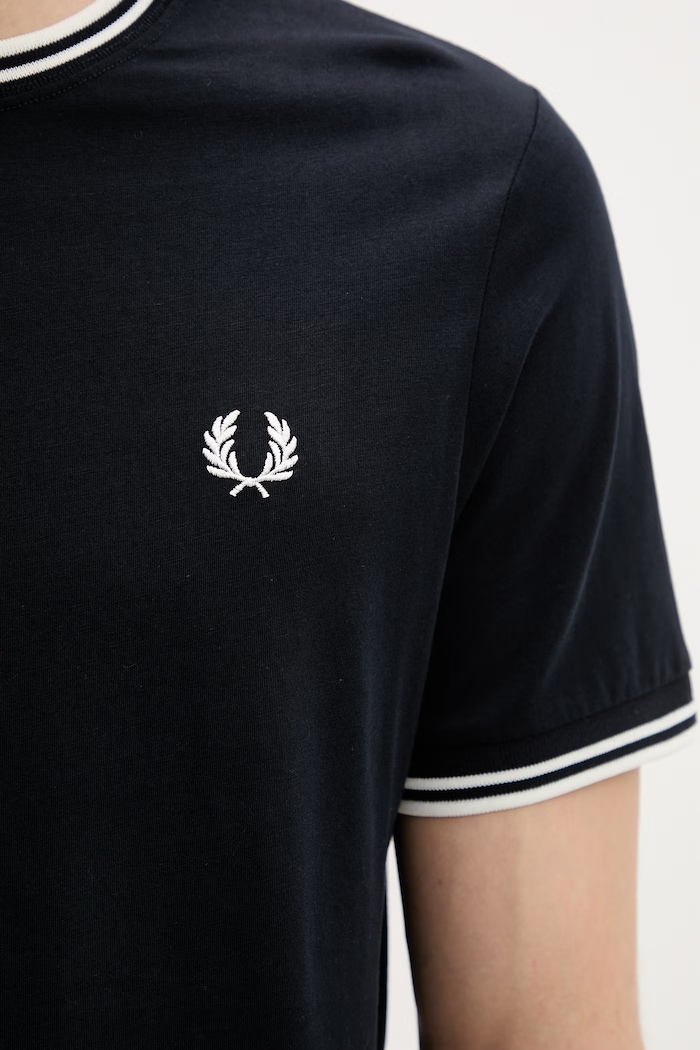 Bombažna kratka majica Fred Perry M1588.795 mornarsko modra