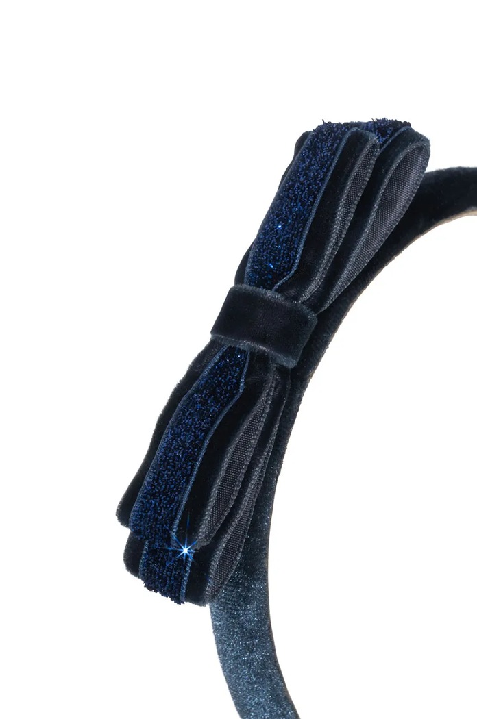 Dječja traka za kosu Konges Sløjd VELVET BOW HAIRBRACE KS101862 mornarsko plava AW24