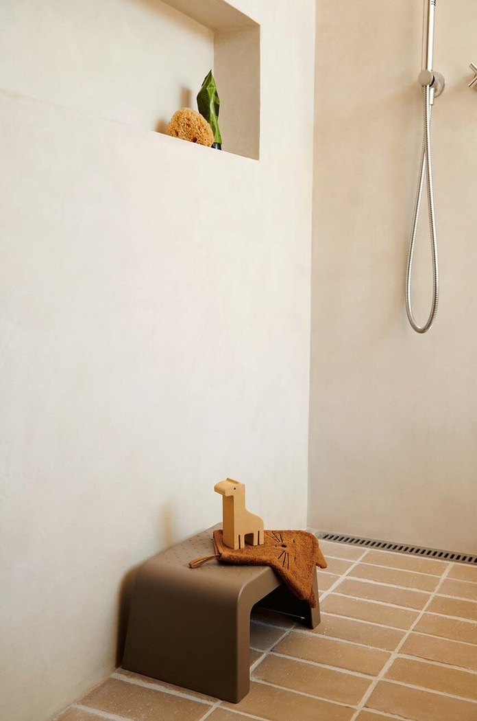 Otroška pručka Liewood Ulla Step Stool rjava LW12861