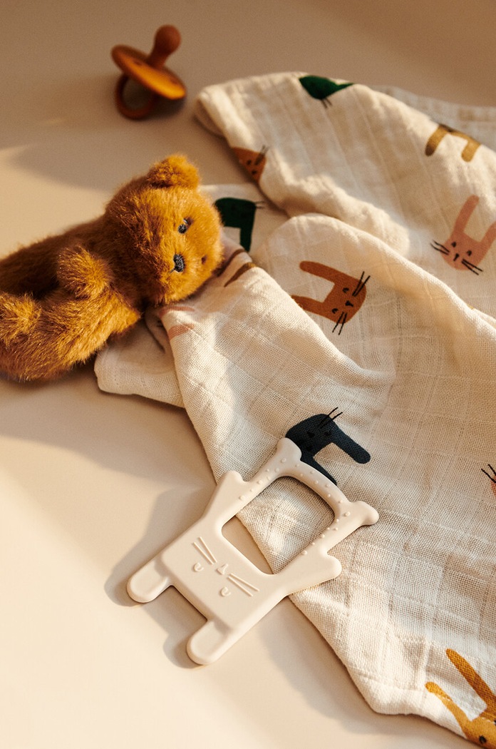 Бебешка играчка за гушкане Liewood Binnie Bear Small Teddy кафяв LW19535