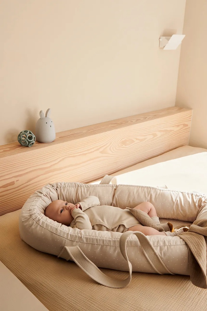 Hniezdo pre bábätko Liewood Gro Printed Babylift LW12378 béžová