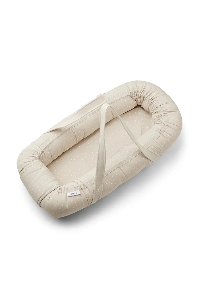 Kojenecký kokon Liewood Gro Printed Babylift LW12378 béžová AW24