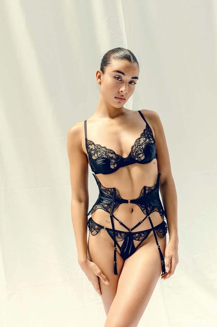 Tanga GOD SAVE QUEENS SCARLETT THONG černá GSQ.54.122