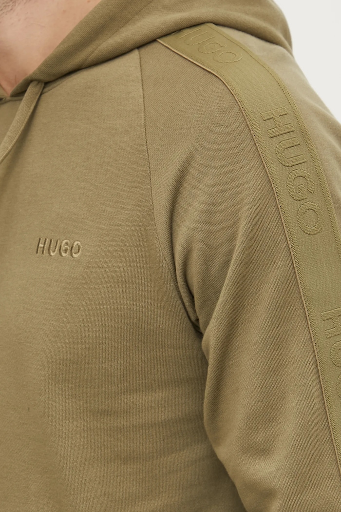 Bombažen pulover HUGO 50520502 zelena
