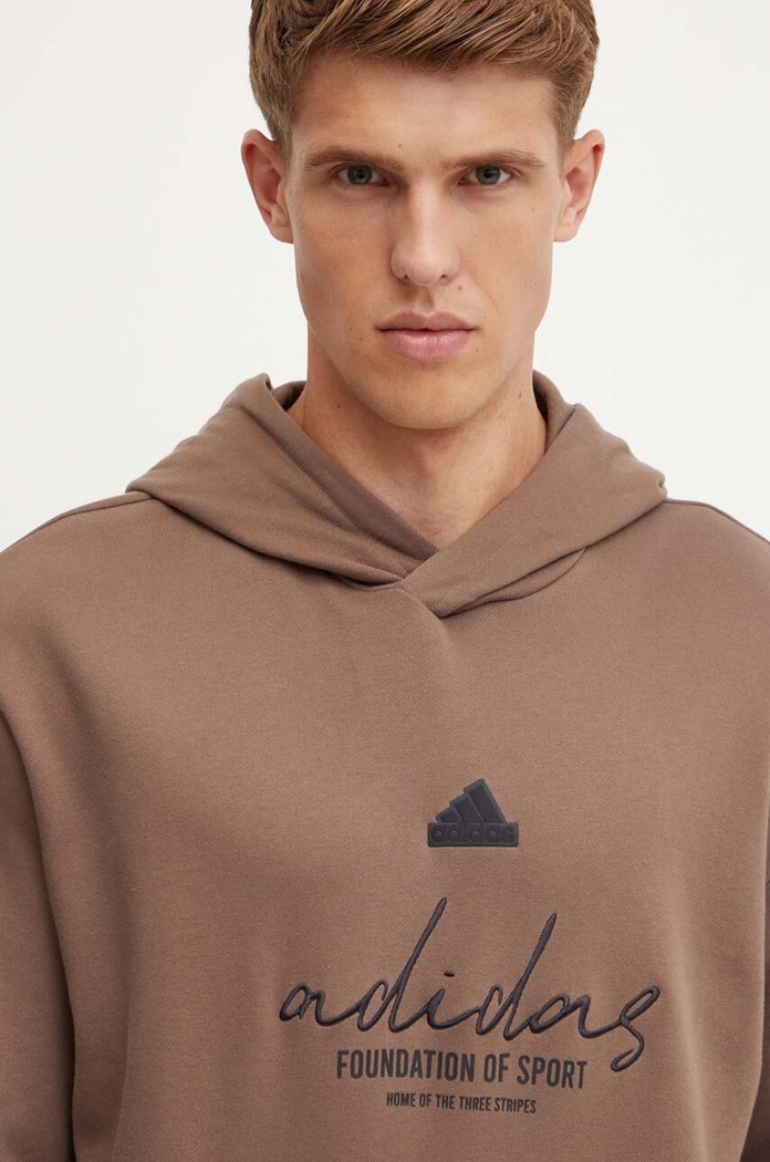 Βαμβακερή μπλούζα adidas Brand Love adidas IW3534 καφέ