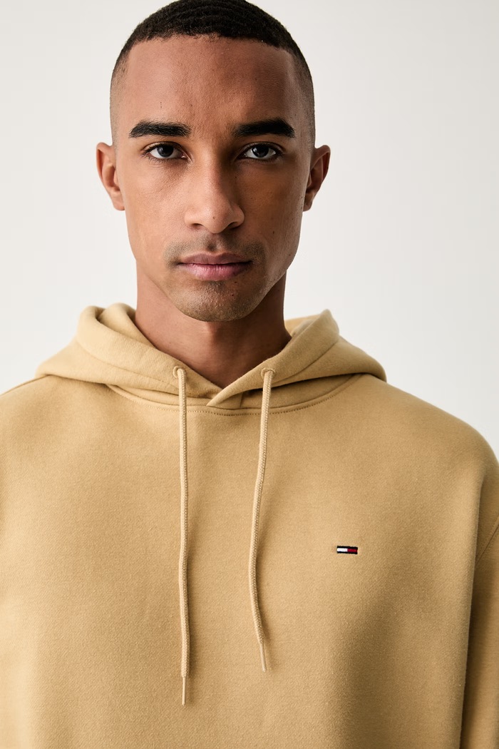 Tommy Jeans mikina s kapucí pánská s bavlnou béžová DM0DM20742