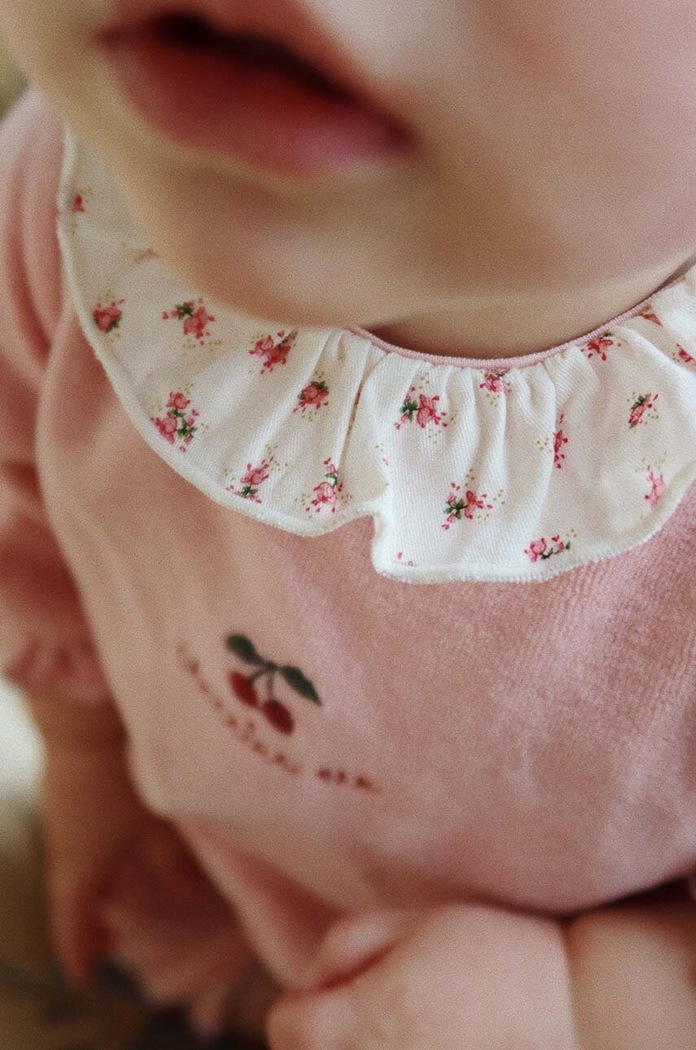 Dětské polo dupačky Konges Sløjd MIFFA FRILL ONESIE GOTS KS101602