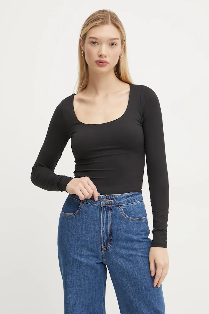 Tričko s dlouhým rukávem Hollister Co. slim černá KI339.3626.900