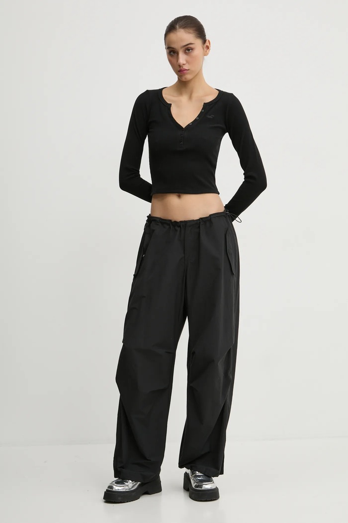 Tričko s dlouhým rukávem Hollister Co. KI339.3684.900 černá AW24
