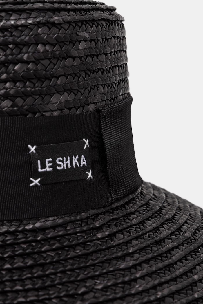 LE SH KA klobouk se širokou krempou dámský Black Straw Veil BLackStrawVeil černá SS26