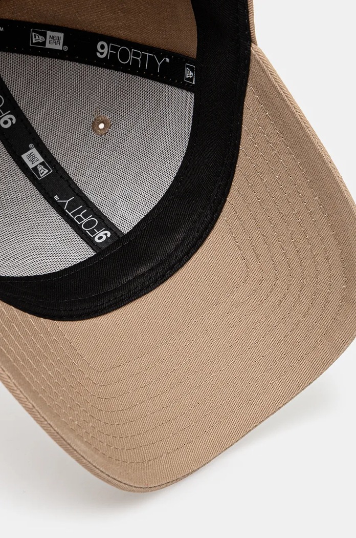 New Era cotton baseball cap LEAGUE ESSENTIAL 9FORTY® NEW YORK YANKEES brown 60471463