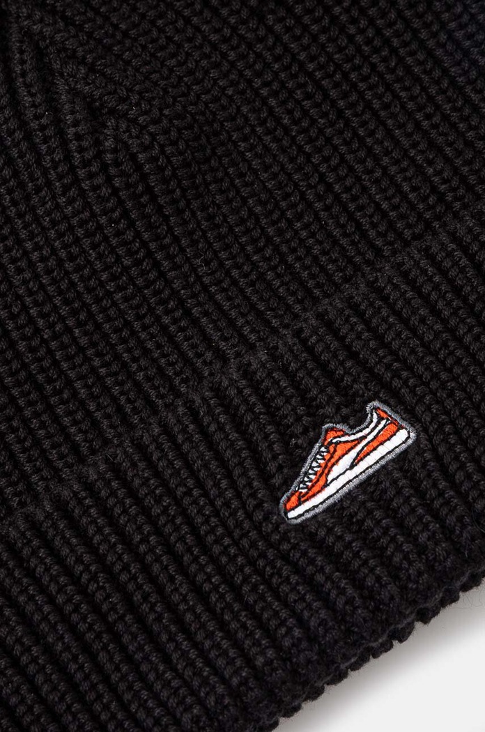 Puma czapka bawełniana Classics Graphic Short Beanie 025680 czarny AW24